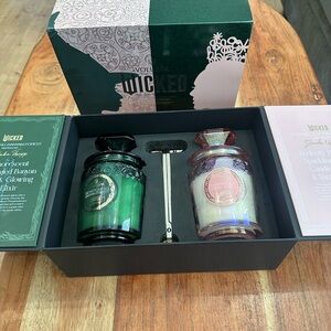 Voluspa Wicked Green and Pink Candle Set